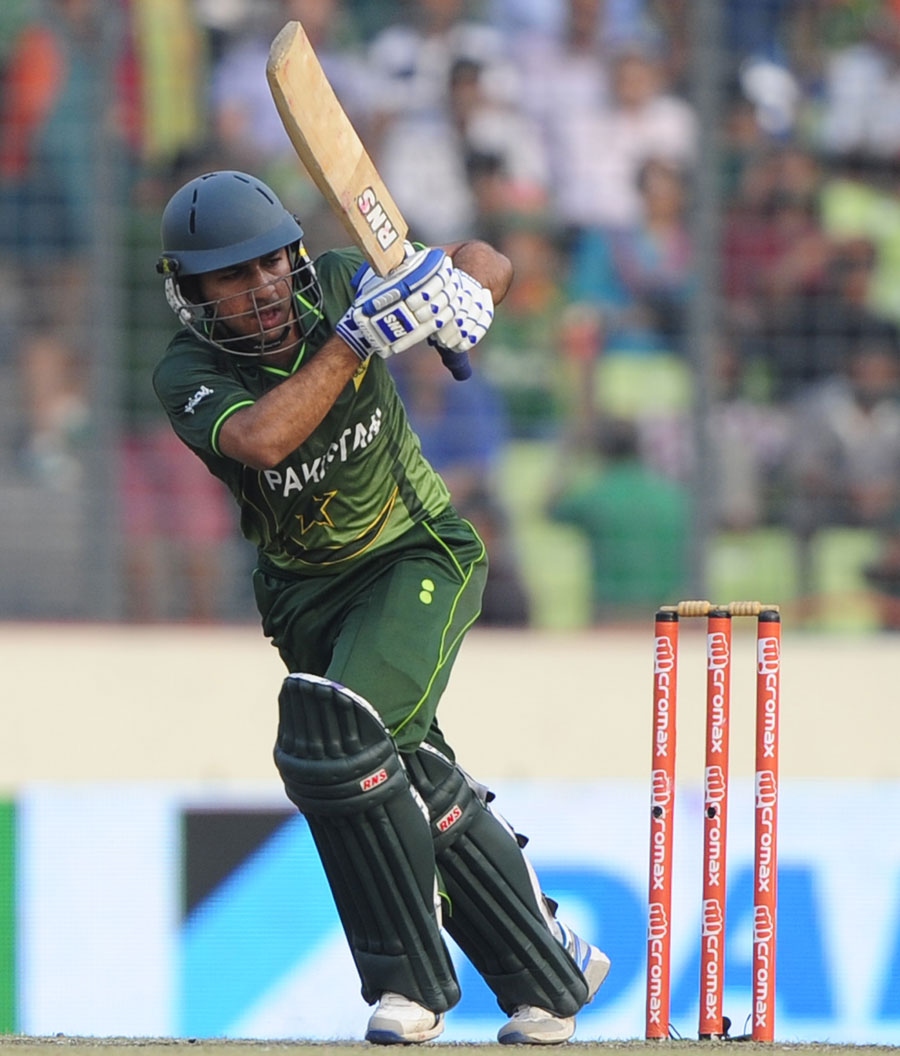 Pakistan prevail over gutsy Bangladesh