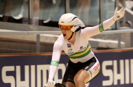Two world records highlight blistering night on track, Aussies maximise surprise opportunity in men’s team sprint