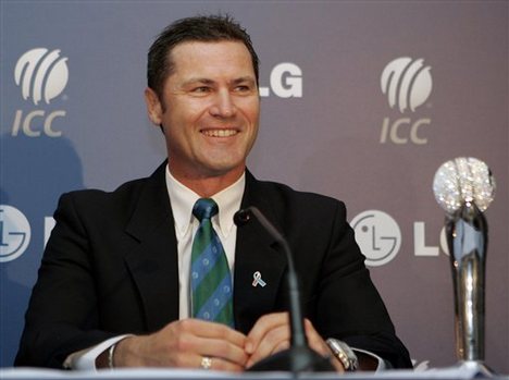 Simon Taufel to step down from elite panel