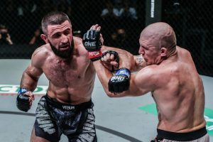 Kiamrian Abbasov dominates Zebaztian